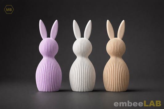 Riku Osterhase Figur gerippt – Hauptansicht