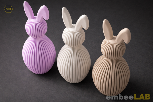 Hase Nori Deko-Osterhase mit Rillenstruktur – Hauptansicht