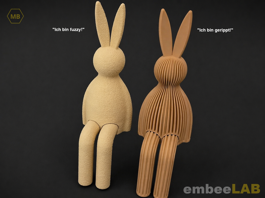 Fuku Osterhase Sitzende Figur mit Textur-Kontrast