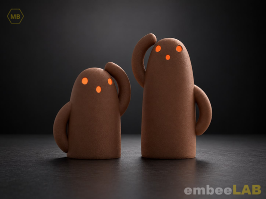 Hikari Geister in Braun mit LED-Teelicht, Augen und Mund leuchten warm orange