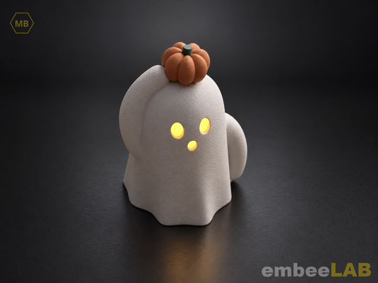 Obake Halloween-Geist mit orangem Kürbis, Augen und Mund leuchten durch ein LED-Licht